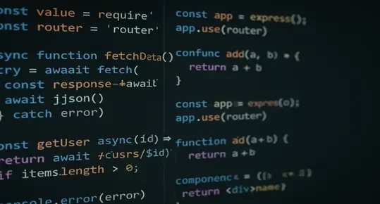 Prompt Engineering: Die neue Kompetenz der Wissensarbeit Codezeilen in verschiedenen Programmiersprachen auf dunklem Hintergrund.